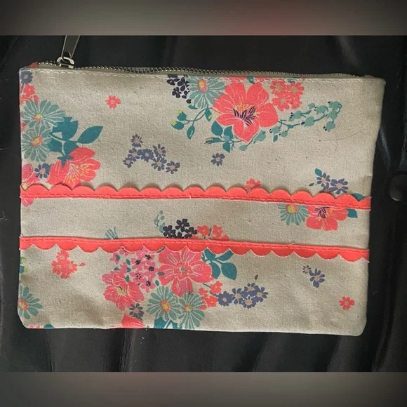 Floral Canvas Clutch with Zipper - Picture 2 of 7
